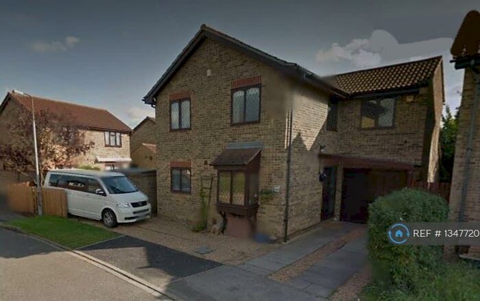 4 Bedroom Detached House To Rent In Beatty Close, Southampton, SO31