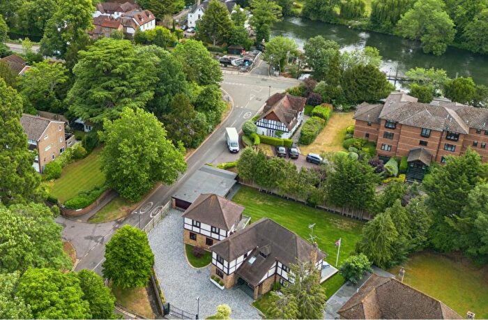 5 Bedroom Detached House For Sale In Horton Close, Maidenhead, SL6