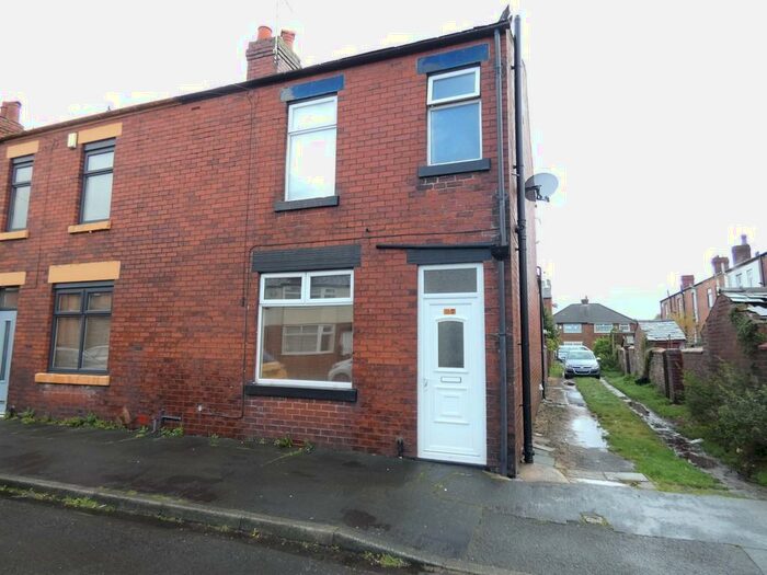 2 Bedroom End Of Terrace House To Rent In Claremont Road, Chorley, PR7