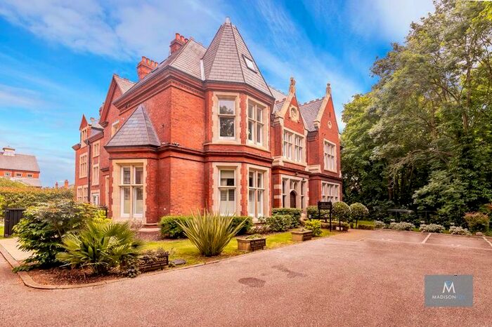 2 Bedroom Flat To Rent In Regents Drive, Woodford Green, IG8