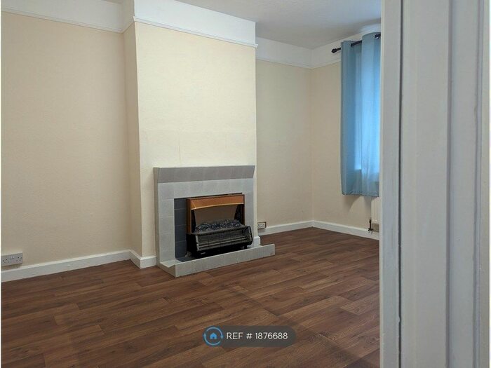 3 Bedroom Semi-Detached House To Rent In Crown Road, Ilford, IG6