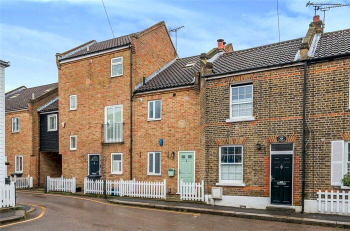 2 Bedroom Terraced House To Rent In The Square, Woodford Green, IG8