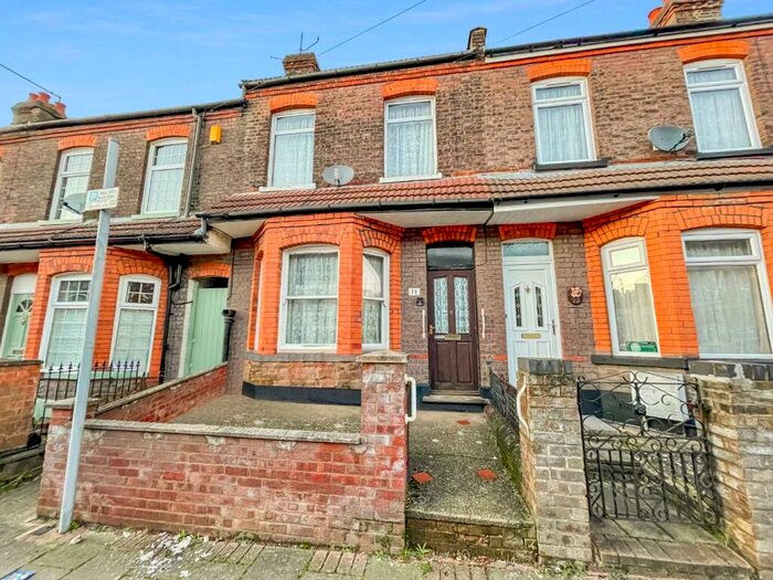 Houses for sale in Alexandra Avenue, LU3, Luton