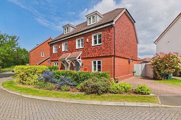 3 Bedroom Semi-Detached House For Sale In Adam Brown Avenue, Yateley, Hampshire, GU17