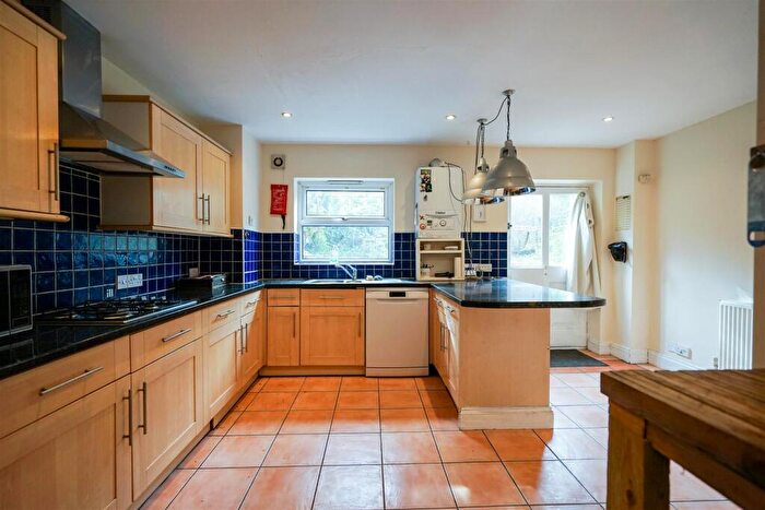 5 Bedroom Apartment To Rent In Royal College Street, Camden Town, NW1