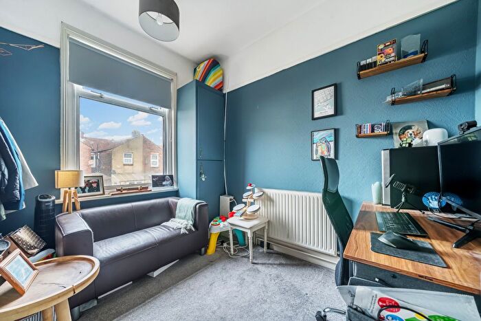 3 Bedroom Terraced House For Sale In Queens Road, Portsmouth, Hampshire, PO2