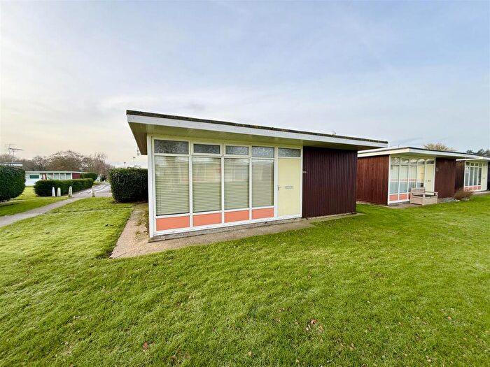 2 Bedroom Chalet For Sale In Broadside Chalet Park, Stalham, NR12