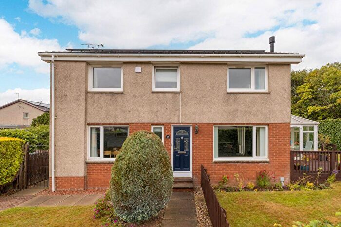 3 Bedroom Detached House For Sale In Tryst Park, Edinburgh, EH10