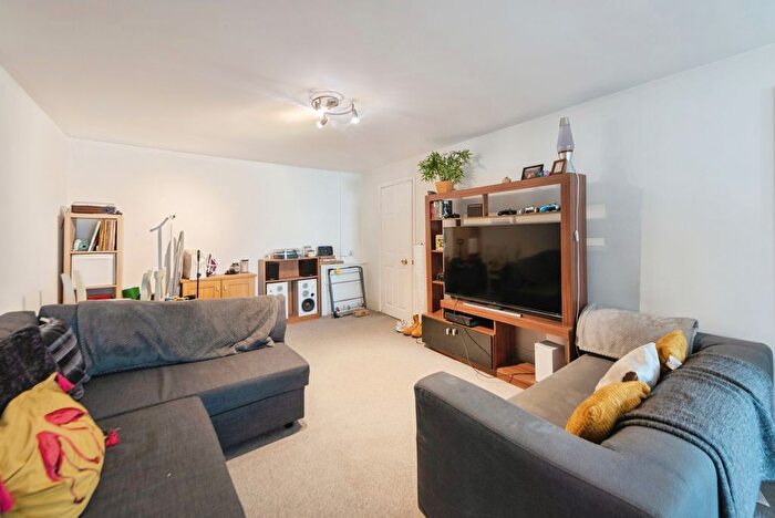 1 Bedroom Flat For Sale In Lawrence Road, Southsea, Hampshire, PO5