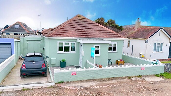 2 Bedroom Bungalow For Sale In Glascoed Avenue, Kinmel Bay, LL18