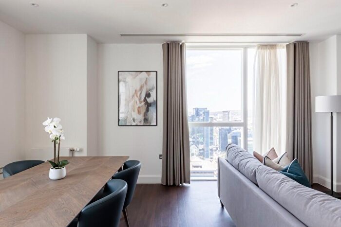 2 Bedroom Apartment To Rent In Harbour Way, London, E14