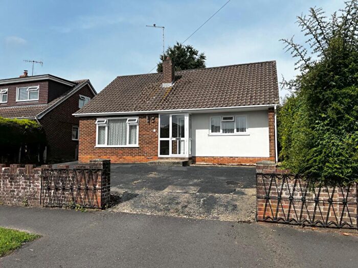 4 Bedroom Chalet For Sale In Hythe, Southampton, Hampshire, SO45