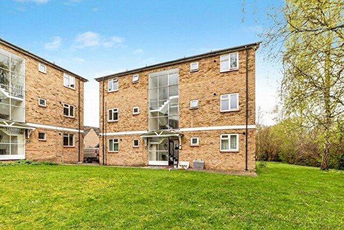 2 Bedroom Flat To Rent In Millway Close, Oxford, Oxfordshire, OX2