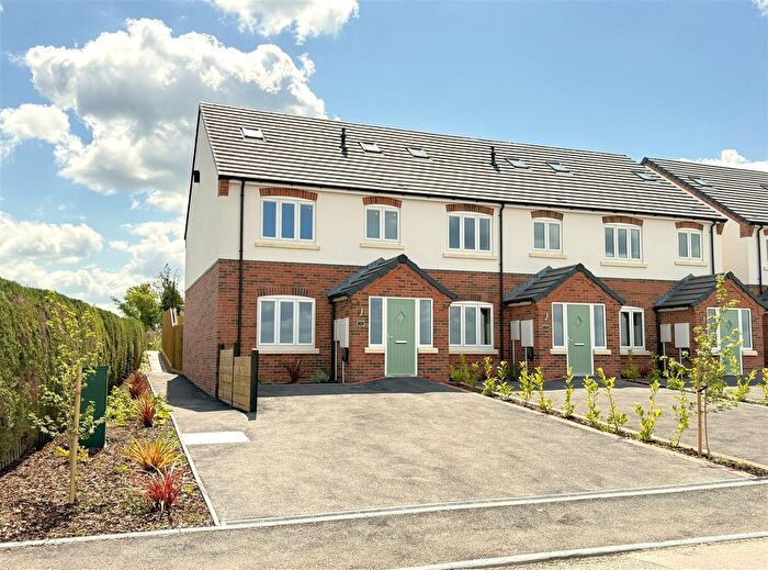 4 Bedroom Town House For Sale In Main Road, Barnstone, Nottingham, NG13
