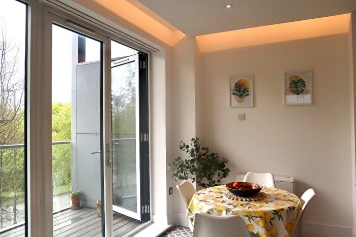 2 Bedroom Flat To Rent In Tallon Road, Brentwood, Essex, CM13