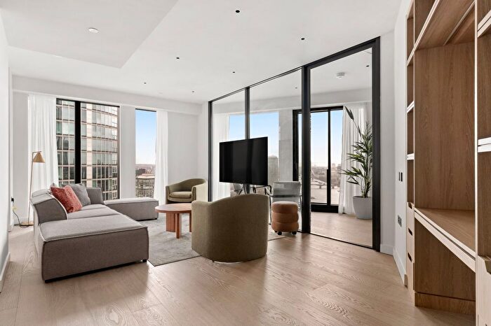 3 Bedroom Flat To Rent In River Park Tower, Nine Elms Lane, SW8