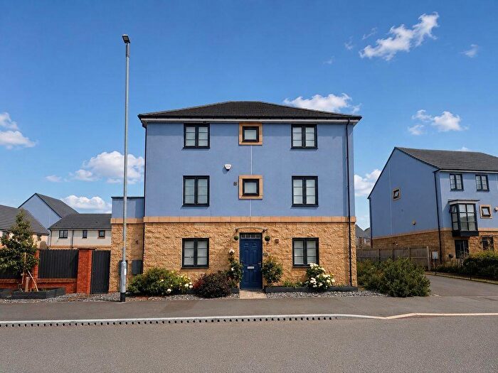 3 Bedroom Semi-Detached House For Sale In King Oswald Drive, Stella Riverside, Blaydon-on-Tyne, NE21