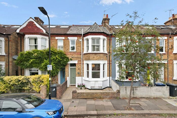 2 Bedroom Flat For Sale In Elthorne Avenue, Hanwell, W7