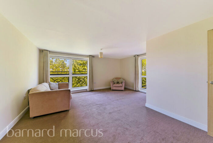 2 Bedroom Apartment To Rent In Cline Road, Bounds Green, N11