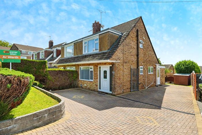3 Bedroom Semi-Detached House For Sale In Howells Road, Dunvant, Swansea, SA2
