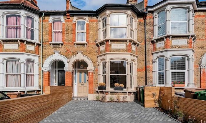 5 Bedroom Property To Rent In Chelmsford Road, London, E11