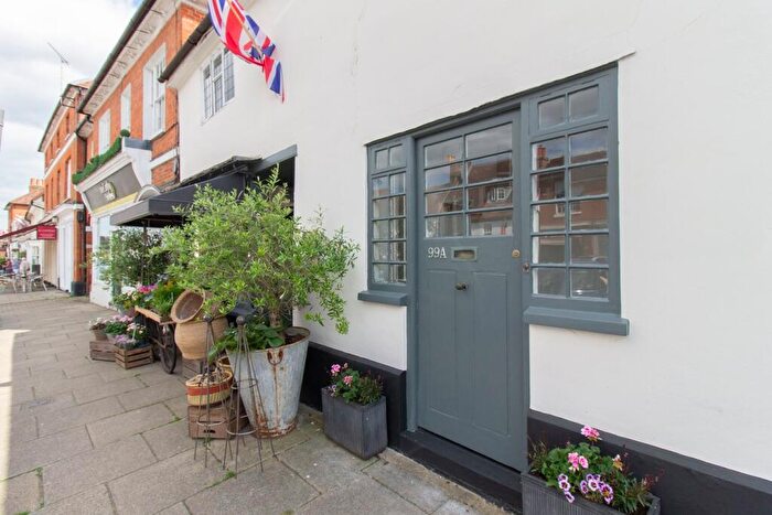 3 Bedroom Maisonette To Rent In High Street, Odiham, Hook, RG29