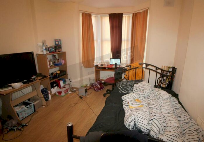 6 Bedroom End Of Terrace House To Rent In *£pppw Exc Bills* Bed On Willoughby Avenue, NG7