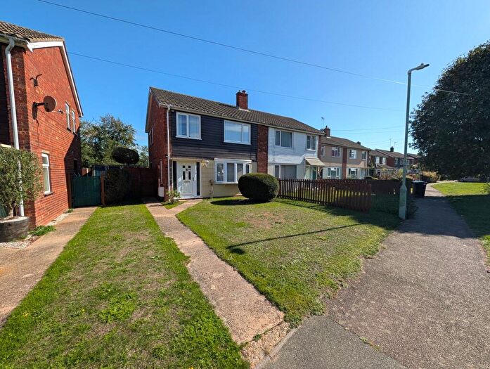 3 Bedroom Semi-Detached House For Sale In Quakers Way, Leiston, IP16