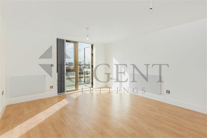 1 Bedroom Flat To Rent In Cavendish Place, Bedford Road, SW4