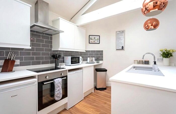 2 Bedroom Flat To Rent In Lansdown Place Lane, Cheltenham, GL50