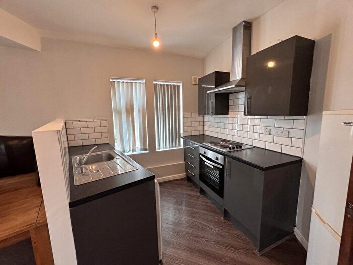 1 Bedroom Flat To Rent In Karnac Road, Leeds, LS8
