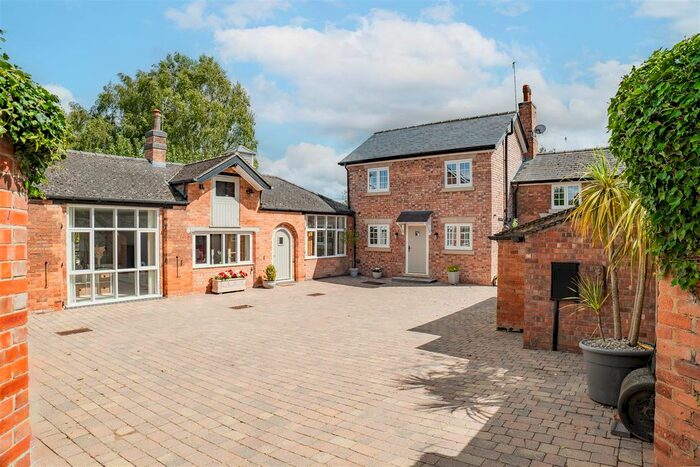 5 Bedroom Property For Sale In Moor Lane, Kirk Langley, Ashbourne, DE6