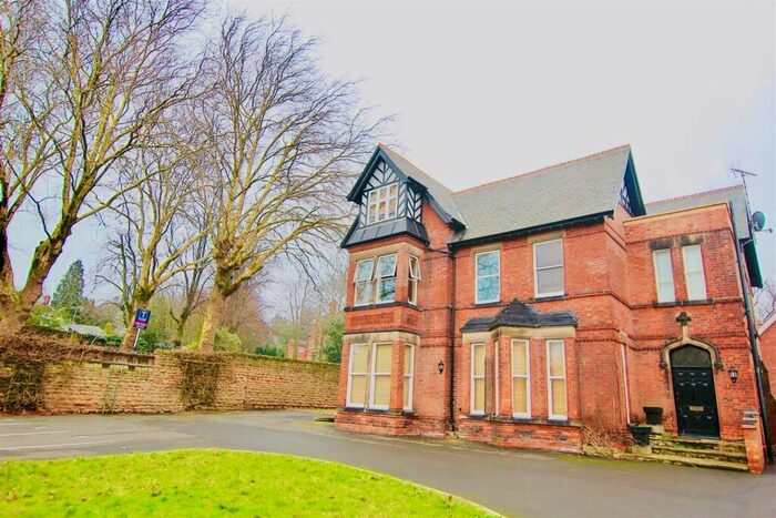 2 Bedroom Flat To Rent In Magdala Road, Nottingham, Nottinghamshire, NG3