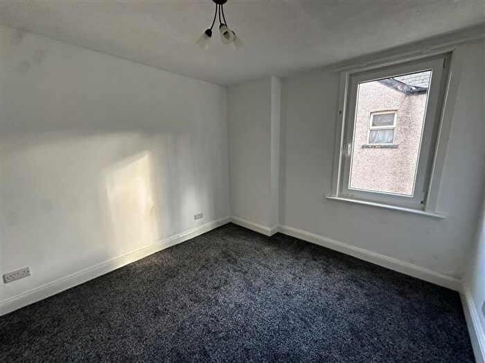 2 Bedroom Flat To Rent In Kinmel Street, Rhyl, LL18