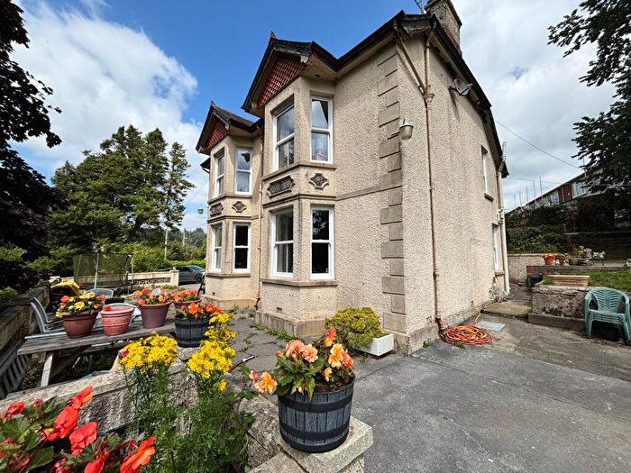 3 Bedroom Property For Sale In Pencader, Carmarthen, SA39