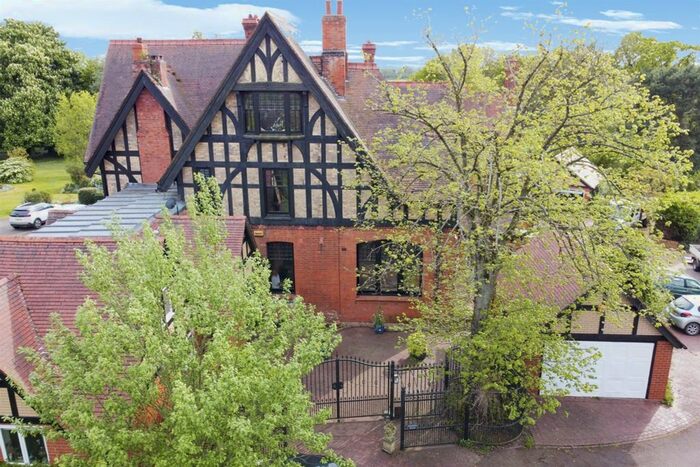 4 Bedroom Semi-Detached House For Sale In Knowle Road, Hampton-In-Arden, Solihull, B92