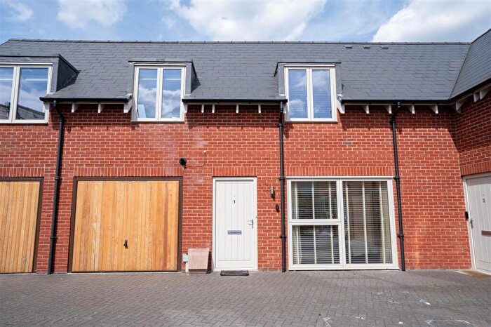 2 Bedroom Town House To Rent In Park Mews, Solihull, B91