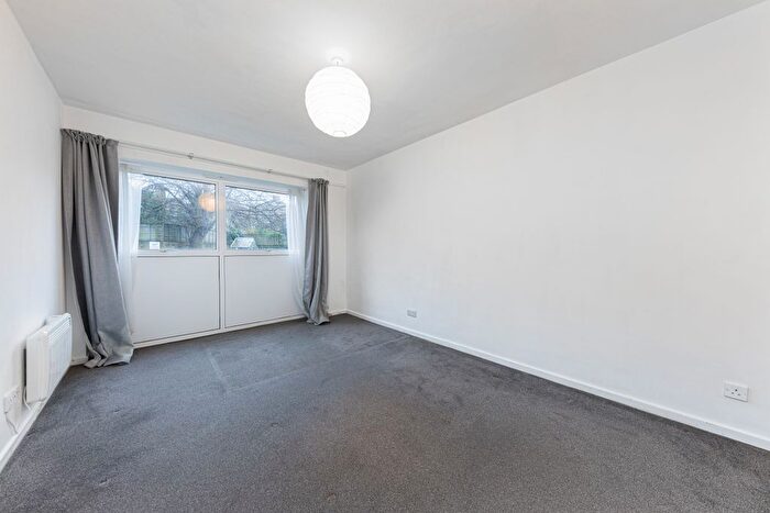 Studio To Rent In St. Stephens Terrace, London, SW8