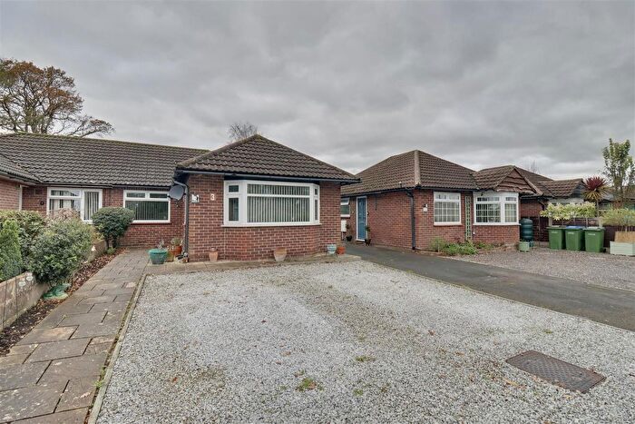 3 Bedroom Bungalow For Sale In Abbotts Way, Fareham, PO15