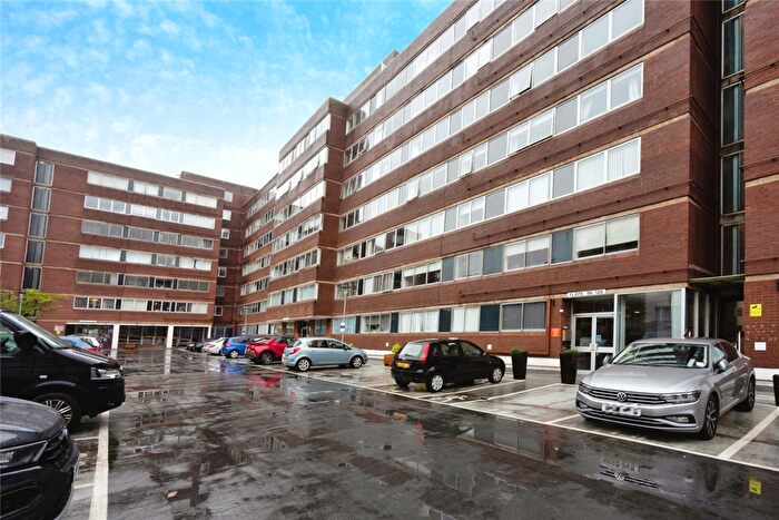 3 Bedroom Apartment To Rent In Eaton Road, BN3