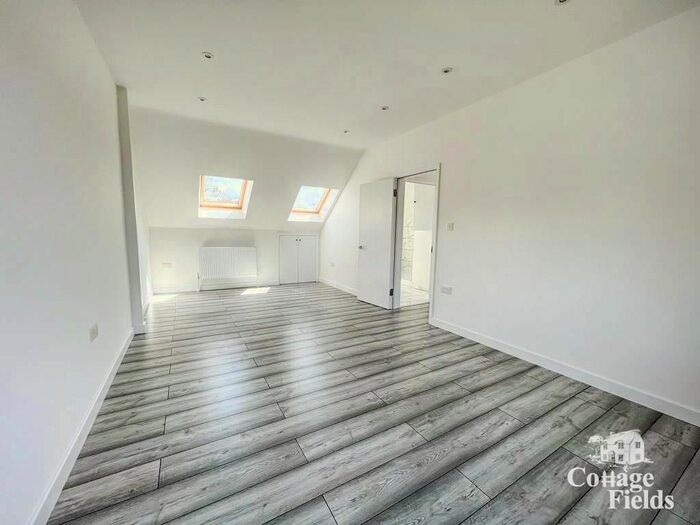 3 Bedroom Property To Rent In Riverside Gardens, Enfield, EN2