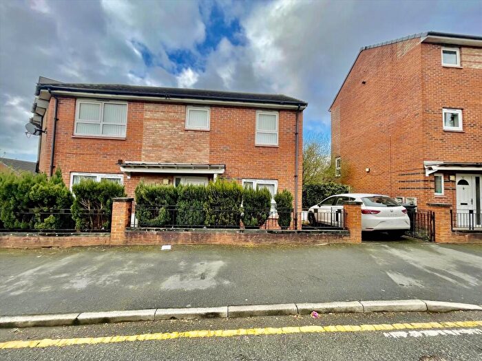 3 Bedroom Semi Detached House To Rent In Oxford Street, Preston, PR1