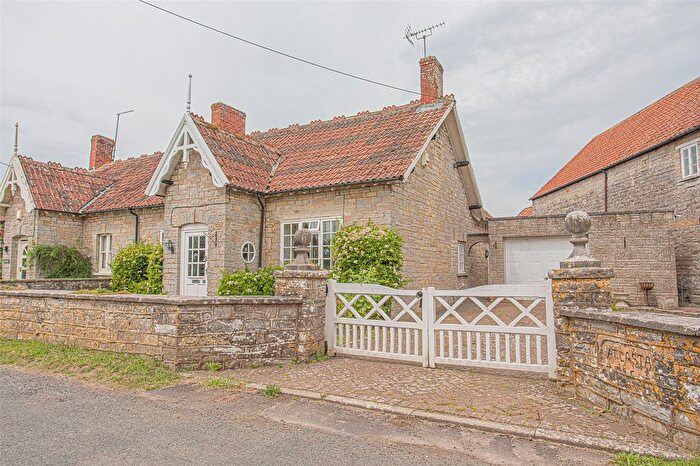 3 Bedroom Bungalow For Sale In Low Ham, Langport, Somerset, TA10