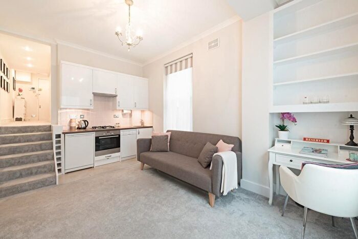 1 Bedroom Flat To Rent In Nevern Square, Earls Court, SW5