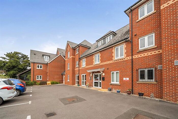 2 Bedroom Flat For Sale In Betjeman Court, Portway, Wantage, Oxfordshire, OX12