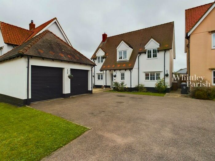 4 Bedroom Detached House For Sale In Cherry Tree Close, Yaxley, Eye, IP23