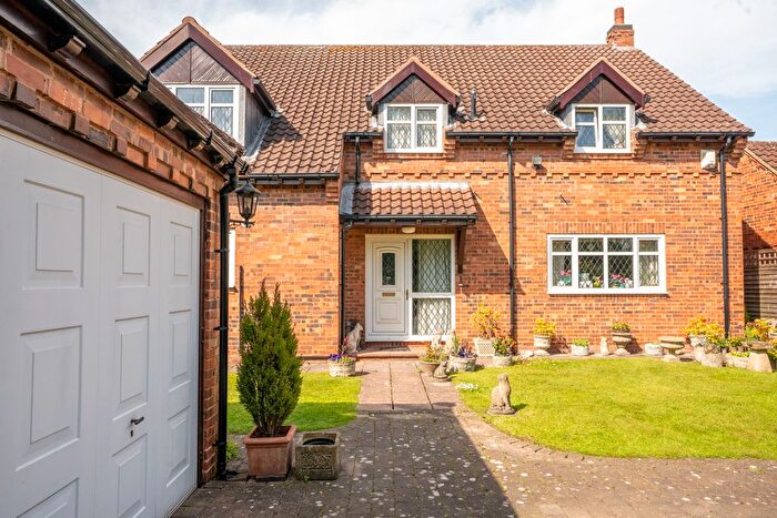 5 Bedroom Detached House For Sale In Yew Tree Close, Acaster Malbis, York, North Yorkshire, YO23
