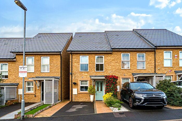 3 Bedroom End Terrace House For Sale In Richmond Lane, Dartford, Kent, DA1