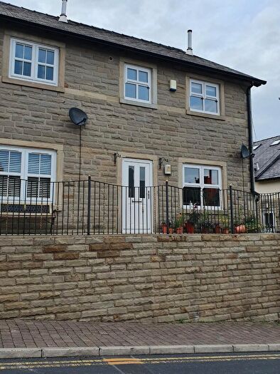 3 Bedroom Mews To Rent In Cross Street, Ramsbottom, BL0