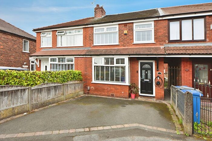 2 Bedroom Semi Detached House For Sale In Thrapston Avenue, Audenshaw, Manchester, M34